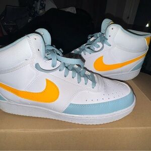 Nike court vision Mid